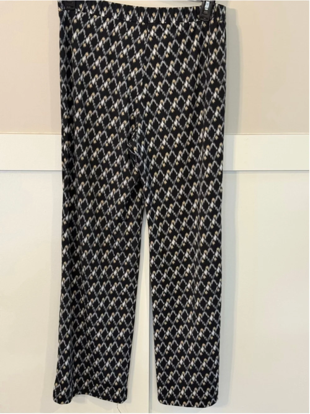 New Directions Petite PM Black Geometric Print Pull On Straight Leg Pants - Picture 3 of 4